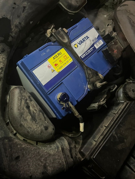 Автомобильный аккумулятор Varta E23 Blue Dynamic 70 Ач 630A обр. пол. (261x175x220) 570 412 063