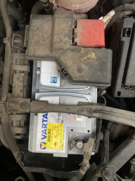 Автомобильный аккумулятор Varta A6 (F21) Silver Dynamic AGM  80 Ач 800A обр. пол. (315x175x190) 580 901 080