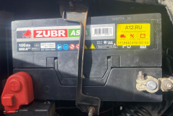 Аккумулятор ZUBR Premium Asia 100 Ач 850А прям. пол. (306x173x225) ZPA1001 нижний борт